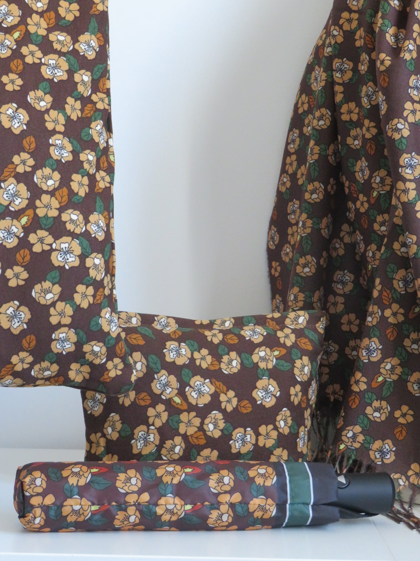 Conjunto floral chocolate