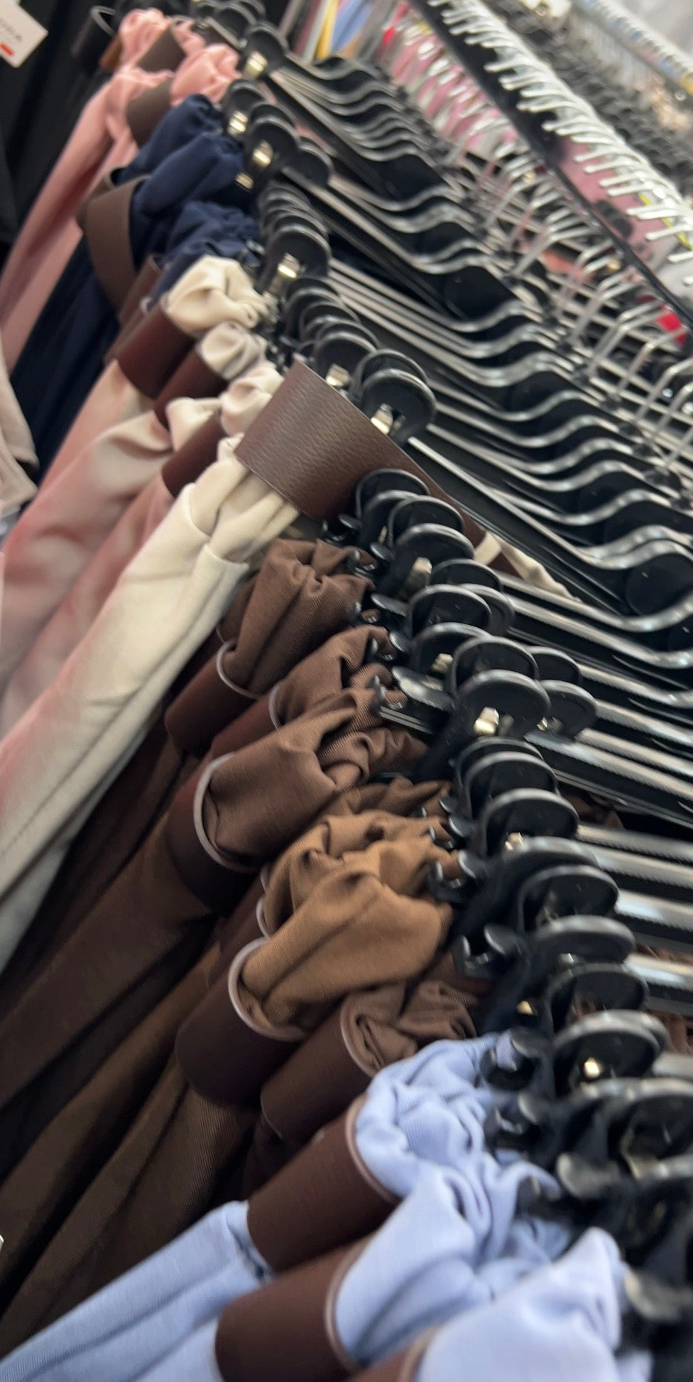 Pantalón de traje con cinturón