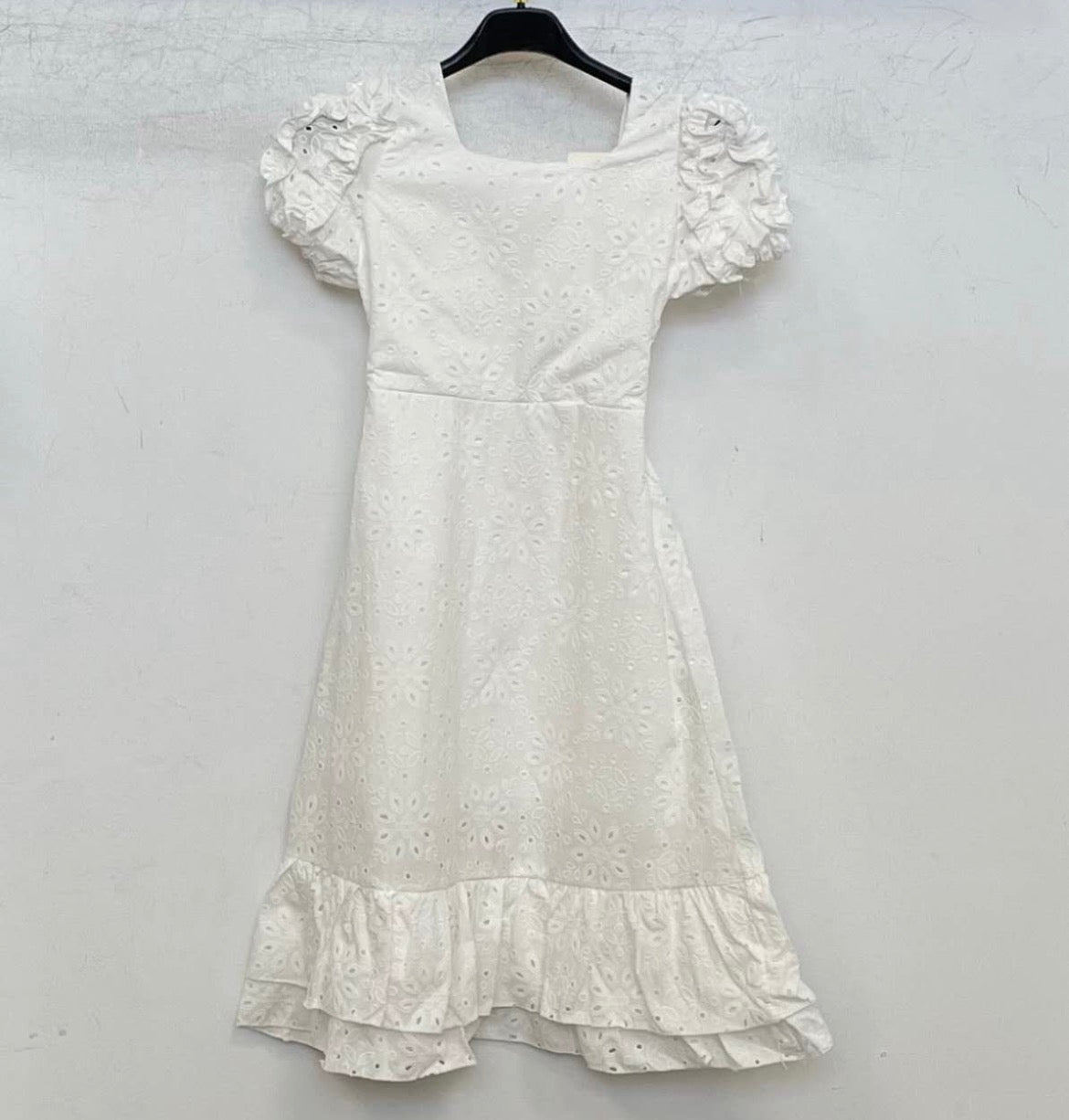 Bata perforada niña