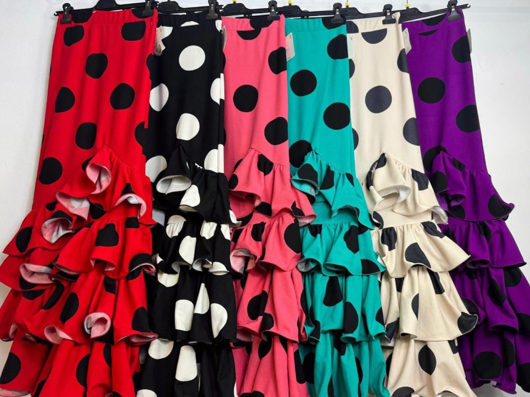 Flamenco skirt with large polka dots