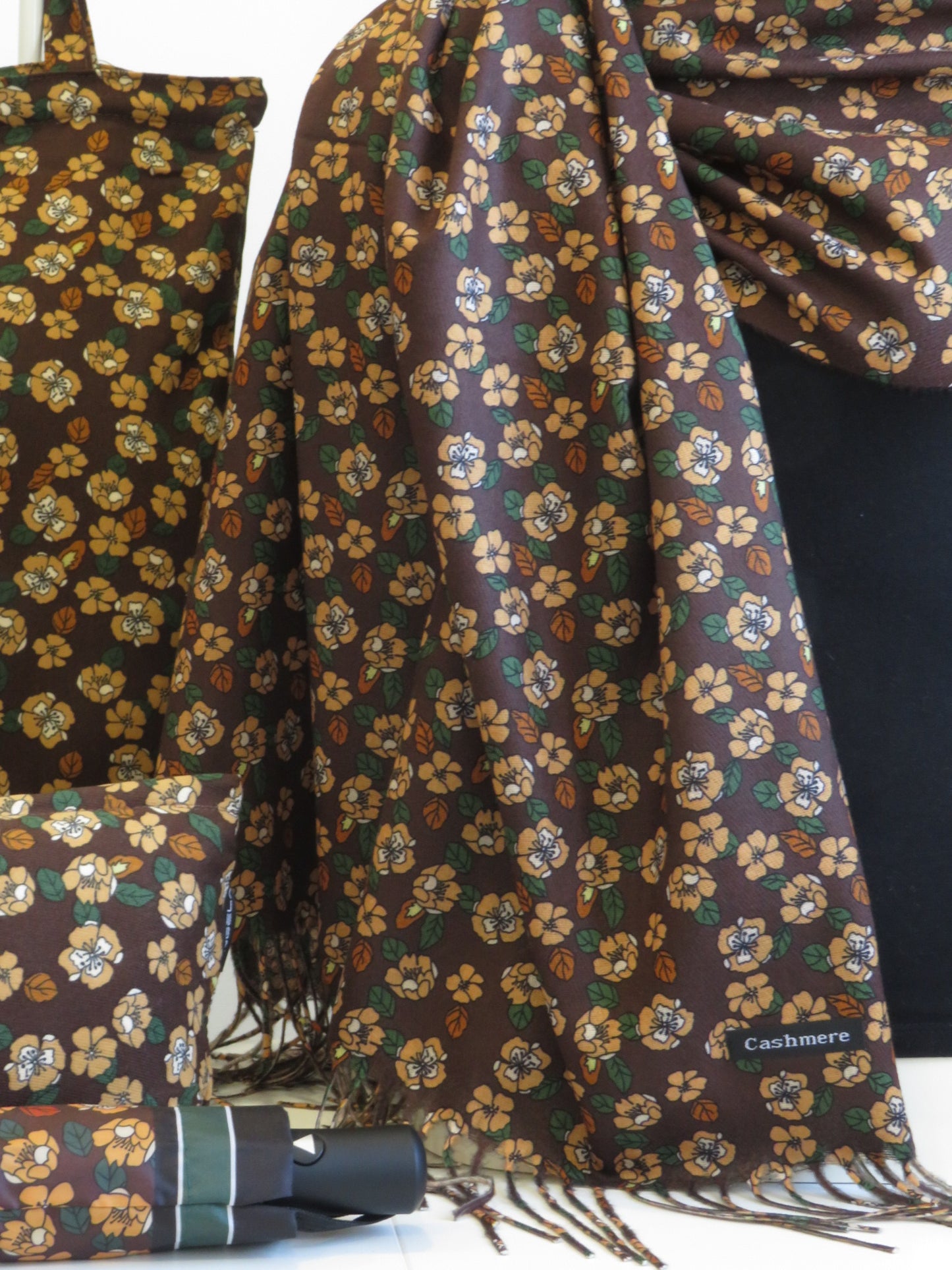 Conjunto floral chocolate