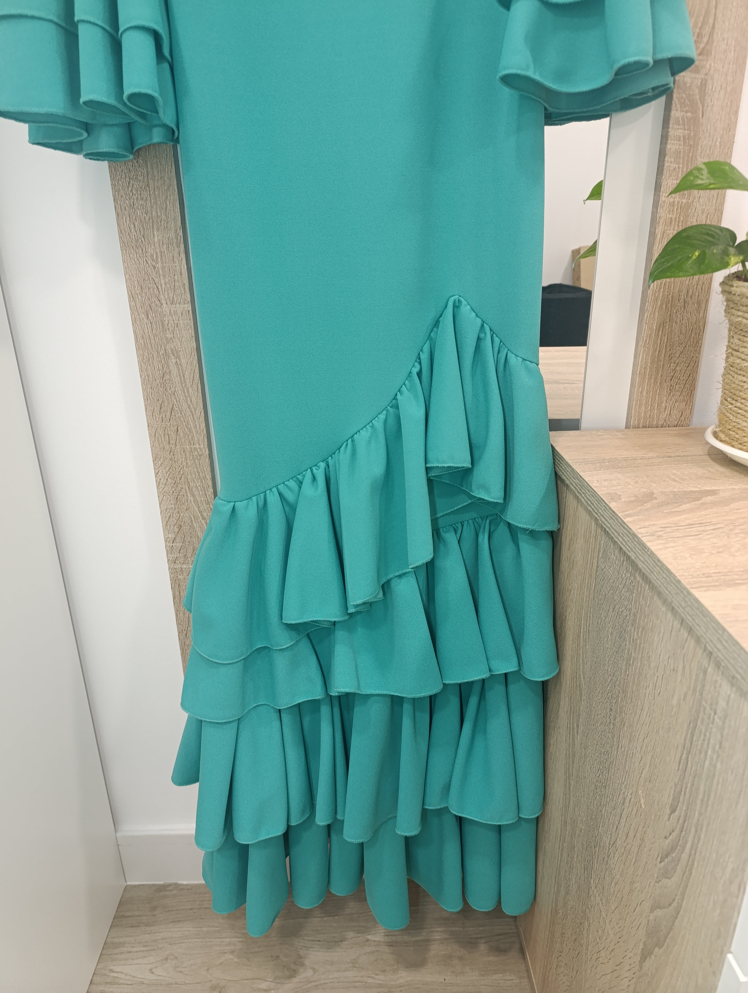 Traje Abril