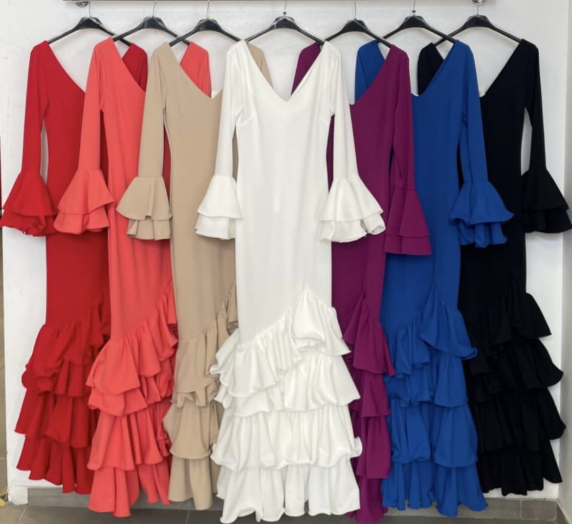 Traje Abril