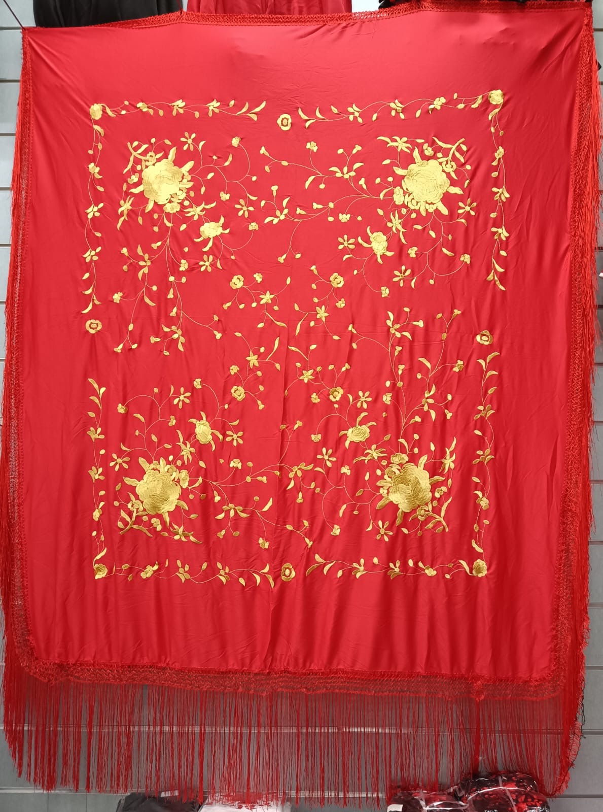 Mantoncillo cuadrado rojo