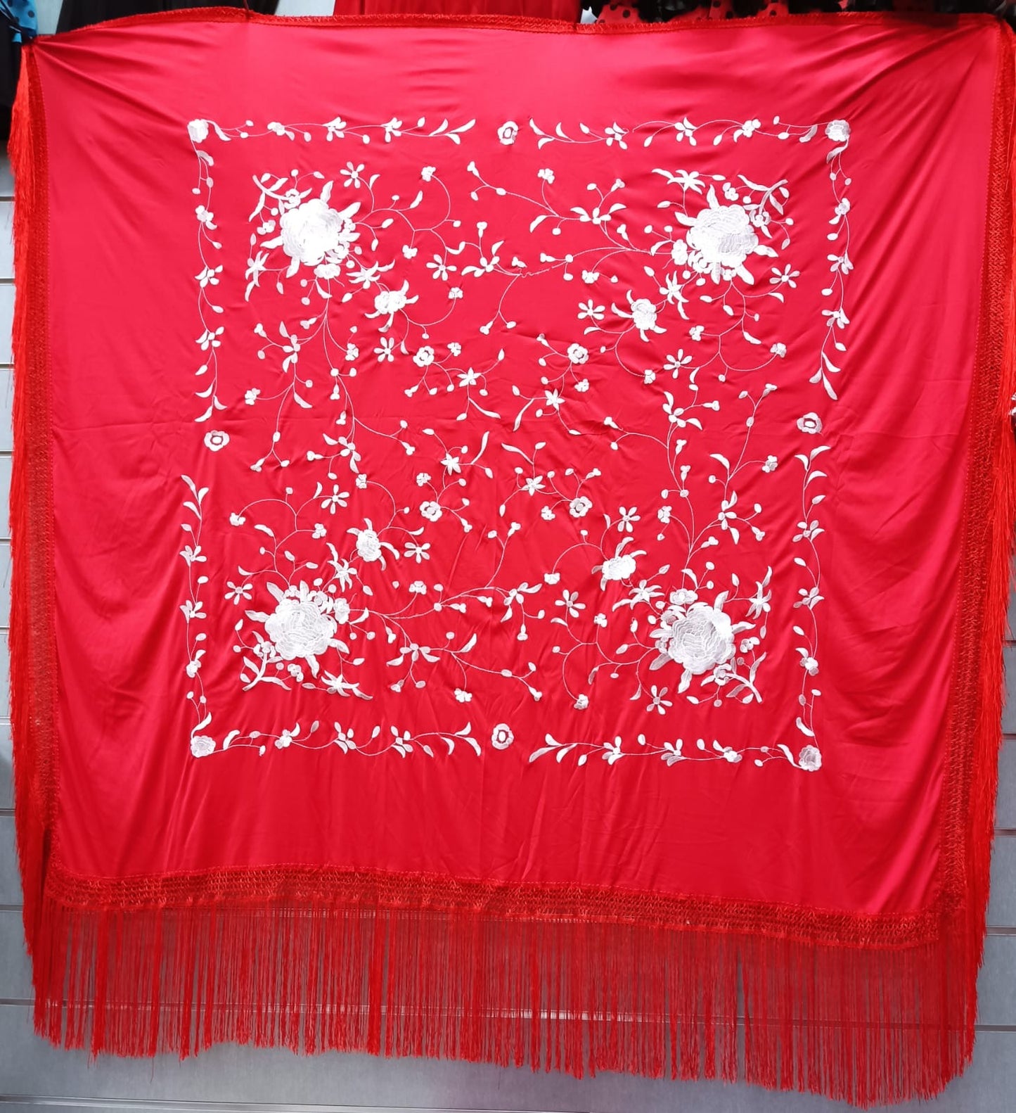 Mantoncillo cuadrado rojo