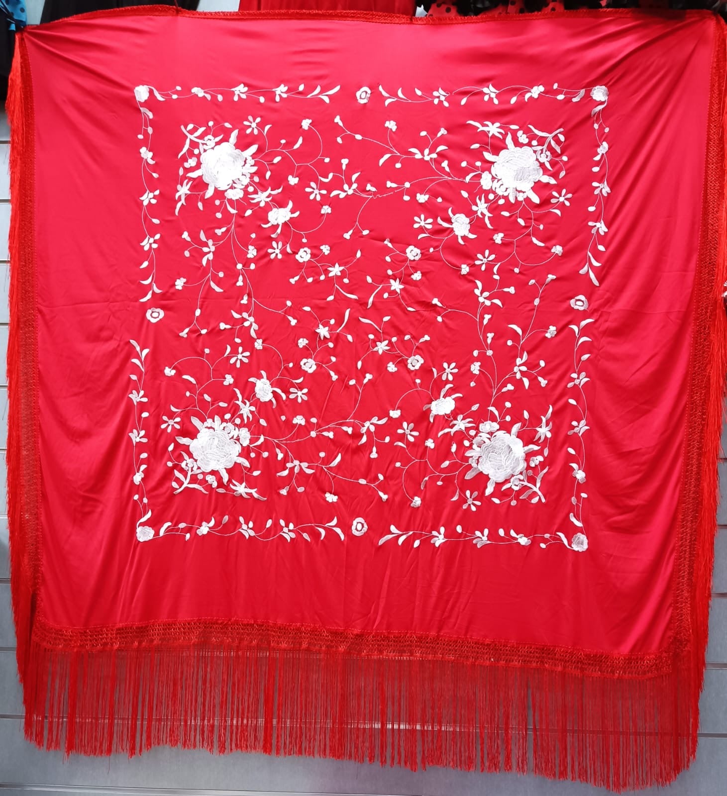 Mantoncillo cuadrado rojo