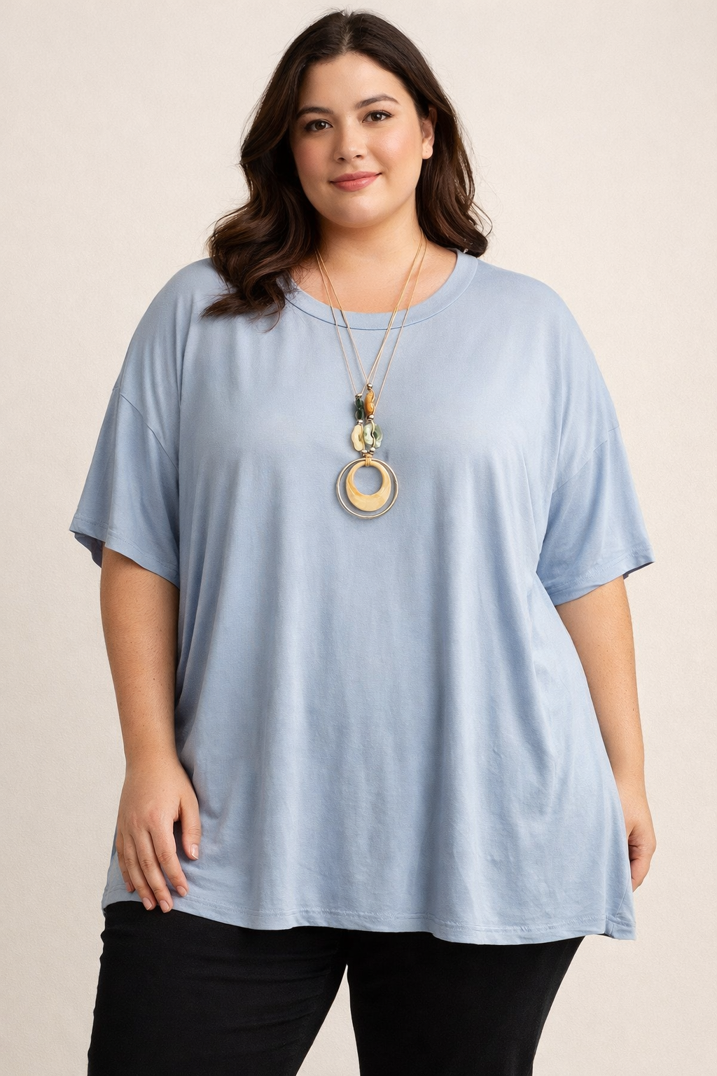 Blusa fluida con collar
